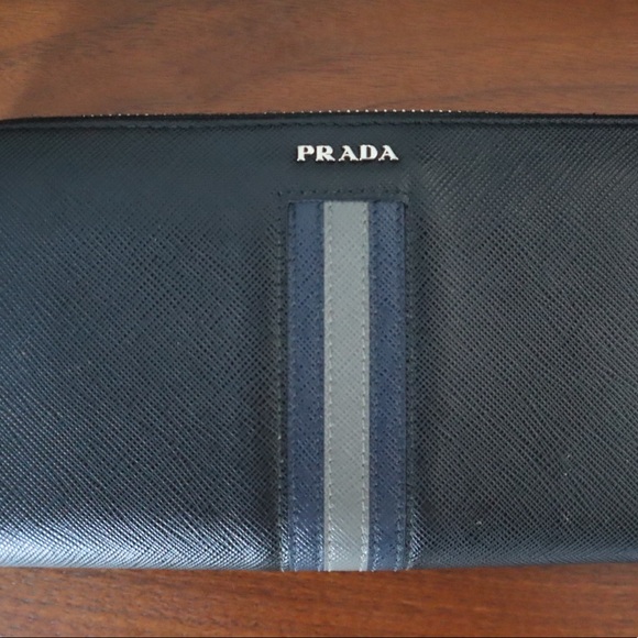 Prada Saffiano Wallet - Picture 2 of 5